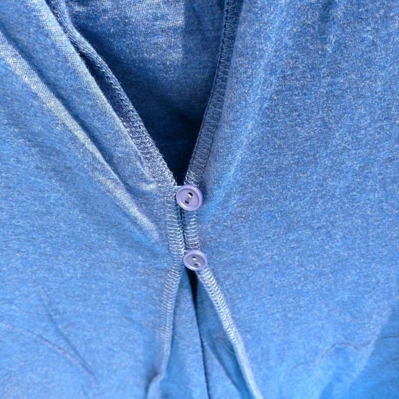 NWT Cable and Gauge Women's Sized Medium Blue Top - Picture 6 of 6